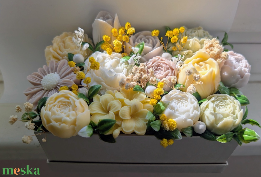 Virágbox - illatosított szójaviaszból - otthon & életmód - dekoráció - dísztárgy - Meska.hu