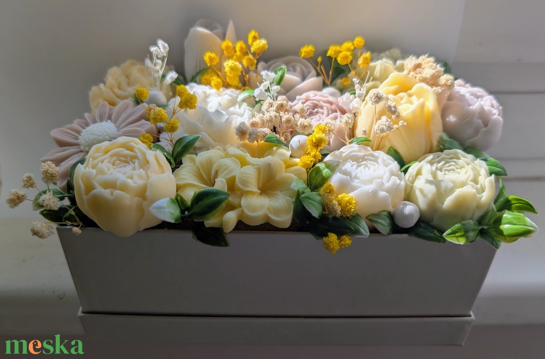 Virágbox - illatosított szójaviaszból - otthon & életmód - dekoráció - dísztárgy - Meska.hu