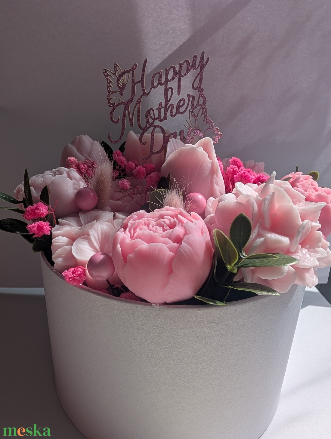 Anyák napi rózsaszín, illatosított szójaviasz virágbox - otthon & életmód - virágdekoráció - virágok - virágbox - Meska.hu