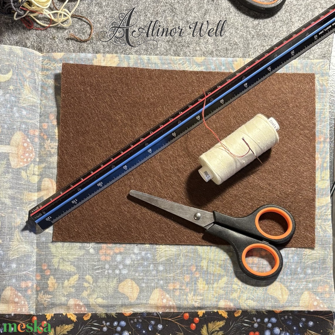 Varrótálca kézműveseknek kulcstartóval - otthon & életmód - dekoráció - dísztárgy - Meska.hu