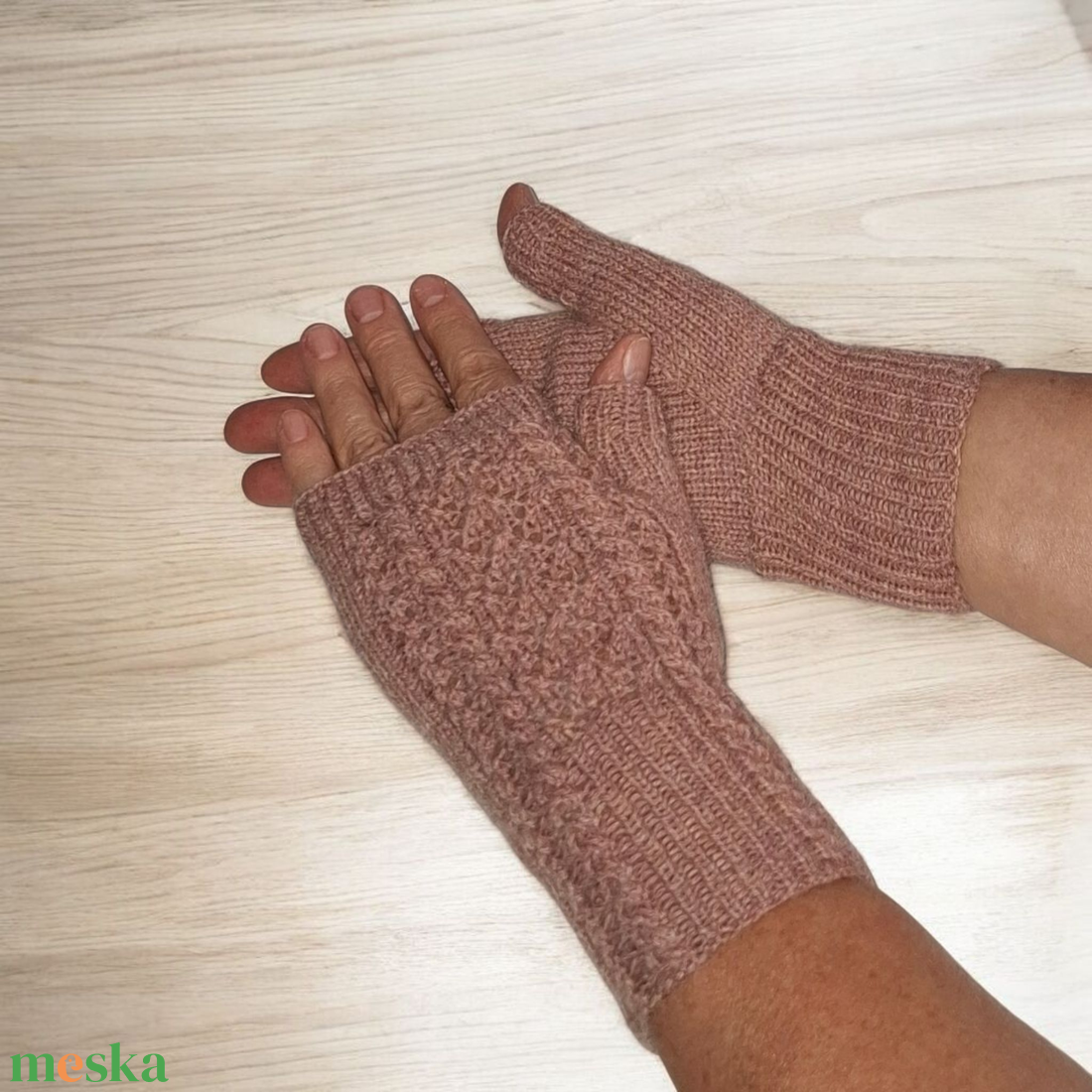 Kézzel kötött kesztyű, kézmelegítő - ruha & divat - sál, sapka, kendő - kesztyű - Meska.hu