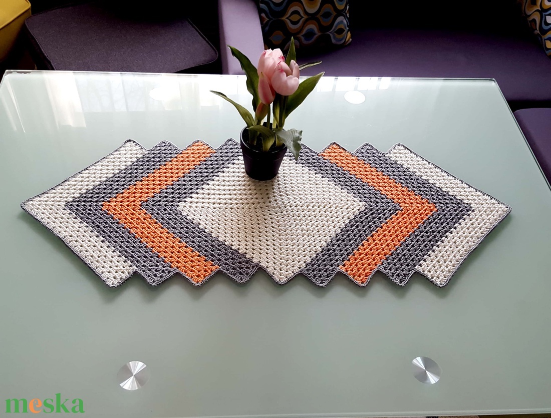 Asztali futó/terítő - otthon & életmód - dekoráció - asztal és polc dekoráció - horgolt & csipketerítő - Meska.hu