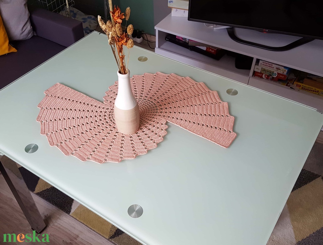 Asztali futó/terítő - otthon & életmód - dekoráció - asztal és polc dekoráció - horgolt & csipketerítő - Meska.hu