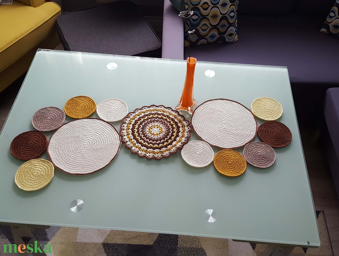 Asztali futó/terítő - otthon & életmód - dekoráció - asztal és polc dekoráció - horgolt & csipketerítő - Meska.hu