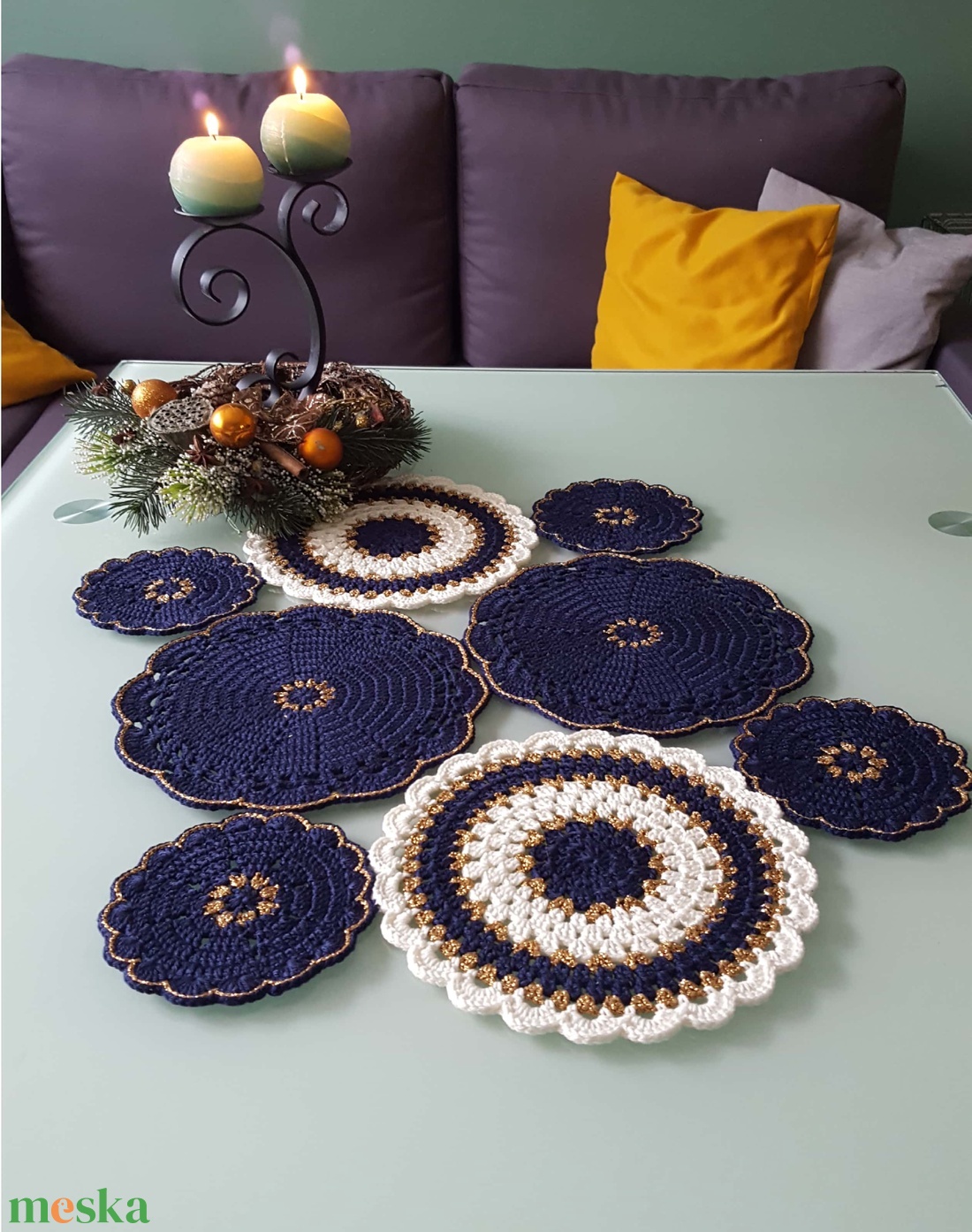 Karácsonyi Asztali futó/terítő - otthon & életmód - dekoráció - asztal és polc dekoráció - horgolt & csipketerítő - Meska.hu