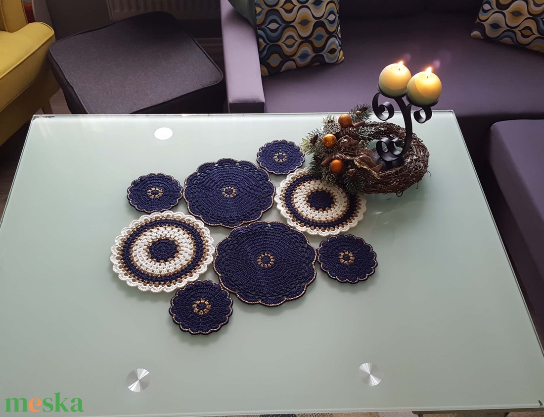 Karácsonyi Asztali futó/terítő - otthon & életmód - dekoráció - asztal és polc dekoráció - horgolt & csipketerítő - Meska.hu