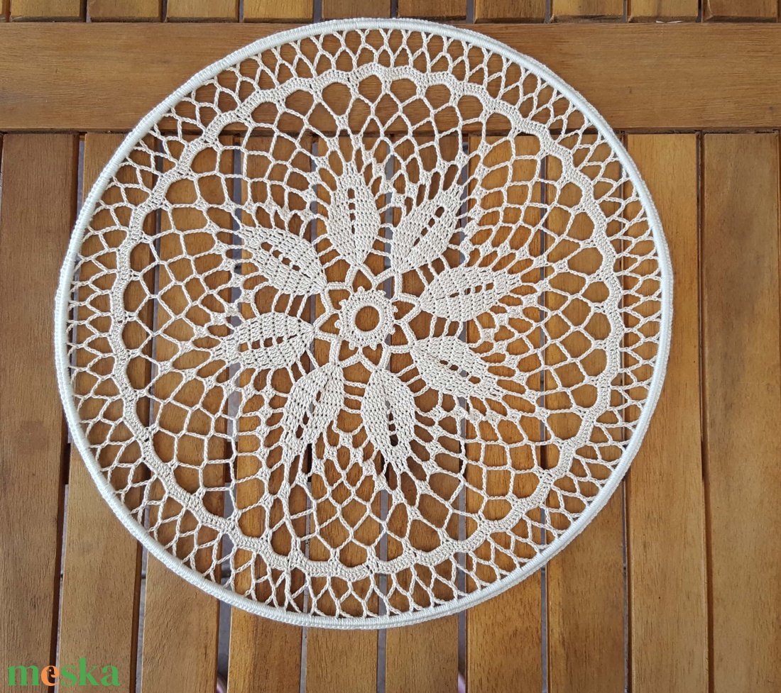 Horgolt falidísz, függődísz, ablakdísz, fali dekoráció 30 cm - otthon & életmód - dekoráció - fali és függő dekoráció - falra akasztható dekor - Meska.hu