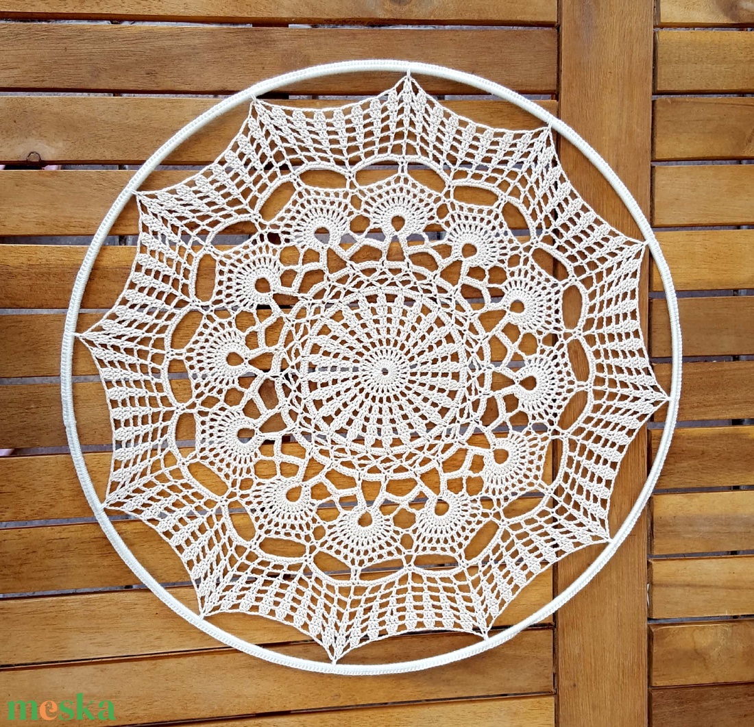 Horgolt falidísz, függődísz, ablakdísz, fali dekoráció 35 cm - otthon & életmód - dekoráció - fali és függő dekoráció - falra akasztható dekor - Meska.hu