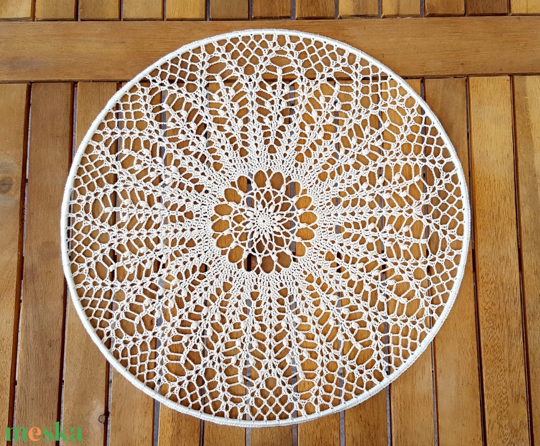 Horgolt falidísz, függődísz, ablakdísz, fali dekoráció 35 cm - otthon & életmód - dekoráció - fali és függő dekoráció - falra akasztható dekor - Meska.hu