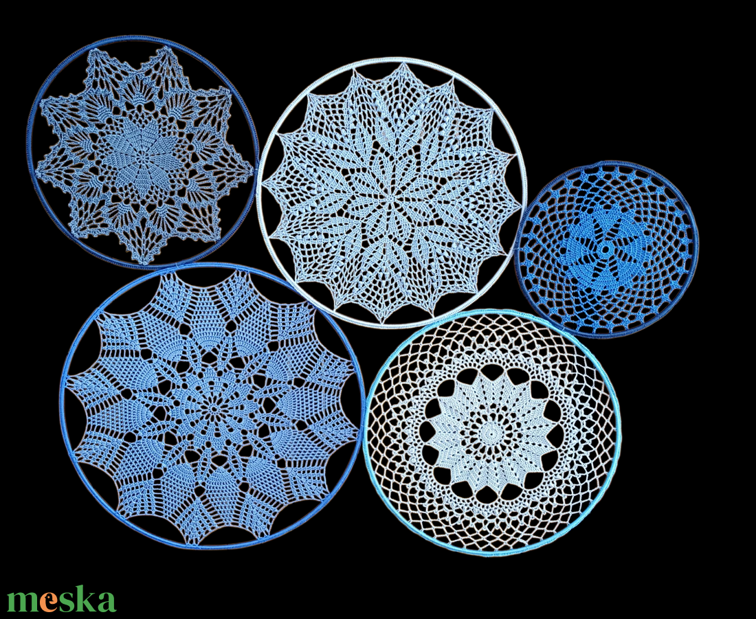 Horgolt falidísz, függődísz, ablakdísz, fali dekoráció  5 elemből áll. - otthon & életmód - dekoráció - fali és függő dekoráció - falra akasztható dekor - Meska.hu