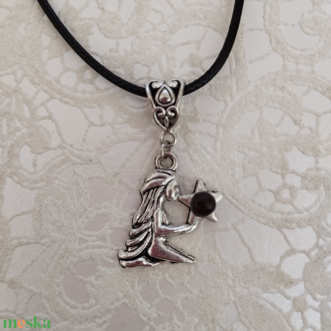 Szűz medál - ékszer - nyaklánc - medál - Meska.hu