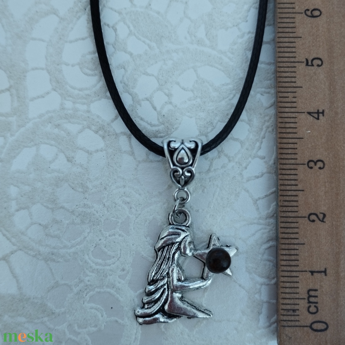 Szűz medál - ékszer - nyaklánc - medál - Meska.hu