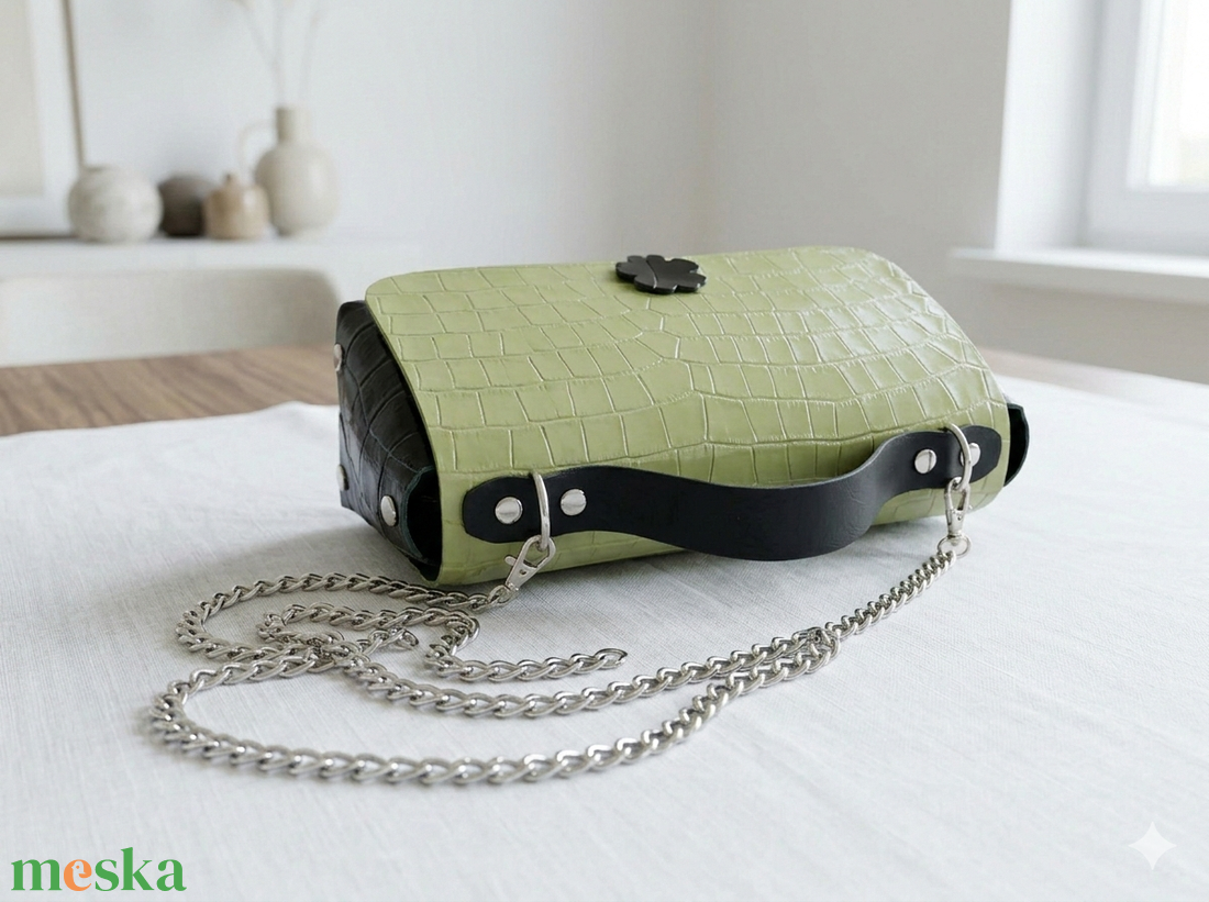 Egyedi, minimál varrással készült szegecselt bőr táska � Industrial Pistachio - táska & tok - kézitáska & válltáska - válltáska - Meska.hu