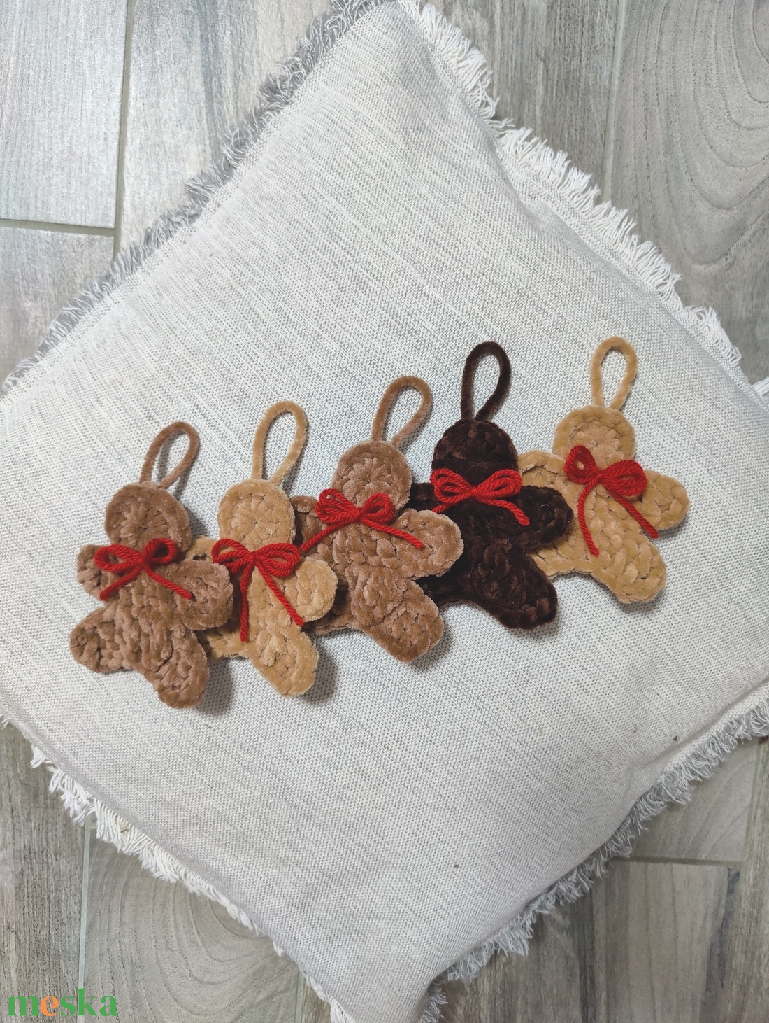 Mézeskalács figura karácsonyfadísz - karácsony - karácsonyi lakásdekoráció - karácsonyfadíszek - Meska.hu