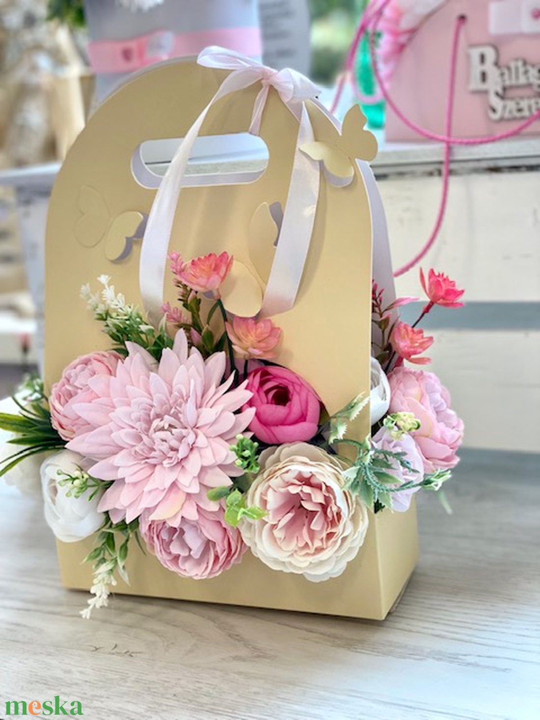 Lepkés táska virágbox ballagási ajándék - otthon & életmód - dekoráció - virágdísz és tartó - virágbox, virágdoboz - Meska.hu