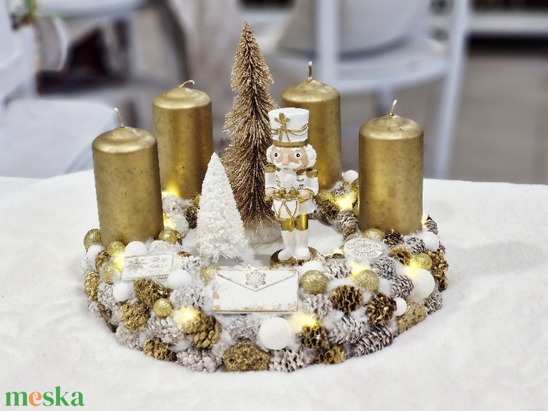 Elegáns, arany Diótörő adventi koszorú - karácsony - adventi díszek - adventi koszorú - Meska.hu