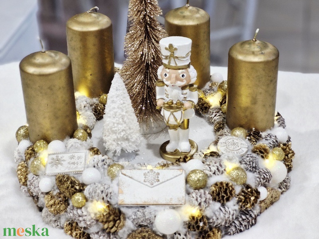 Elegáns, arany Diótörő adventi koszorú - karácsony - adventi díszek - adventi koszorú - Meska.hu
