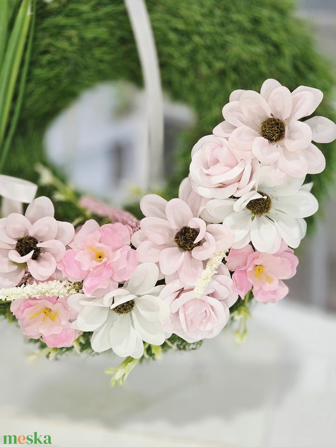 Műfüves gyöngyikés tavaszi ajtódísz  - otthon & életmód - dekoráció - ajtó- és ablak dekoráció - ajtódísz & kopogtató - Meska.hu