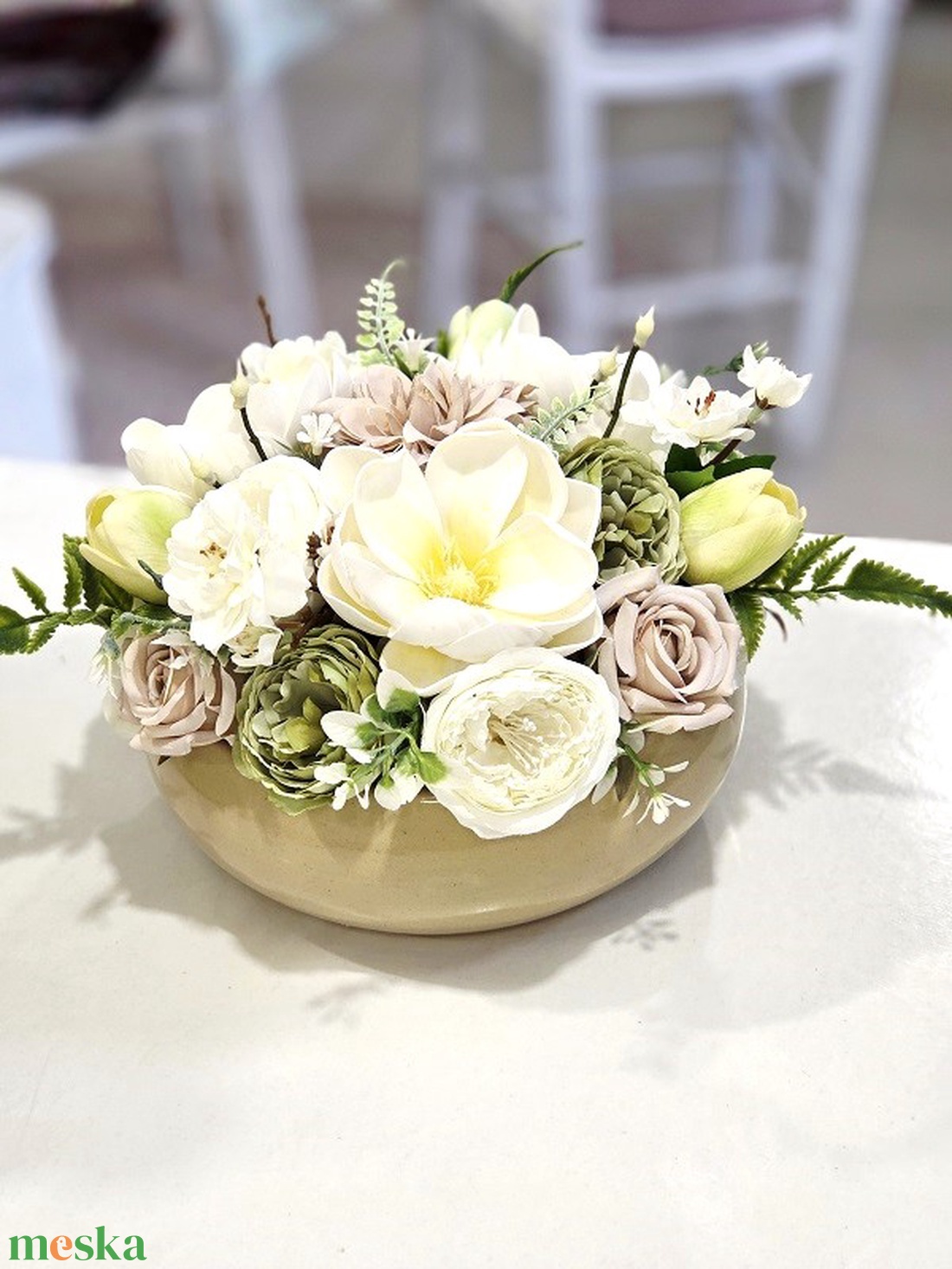 Barna tál magnóliás tavaszi asztaldísz  - otthon & életmód - dekoráció - asztal és polc dekoráció - asztaldísz - Meska.hu