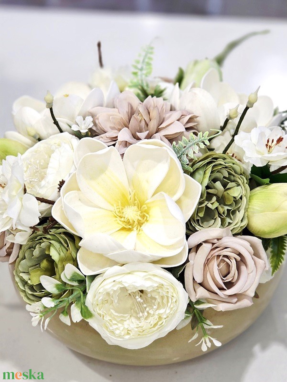 Barna tál magnóliás tavaszi asztaldísz  - otthon & életmód - dekoráció - asztal és polc dekoráció - asztaldísz - Meska.hu