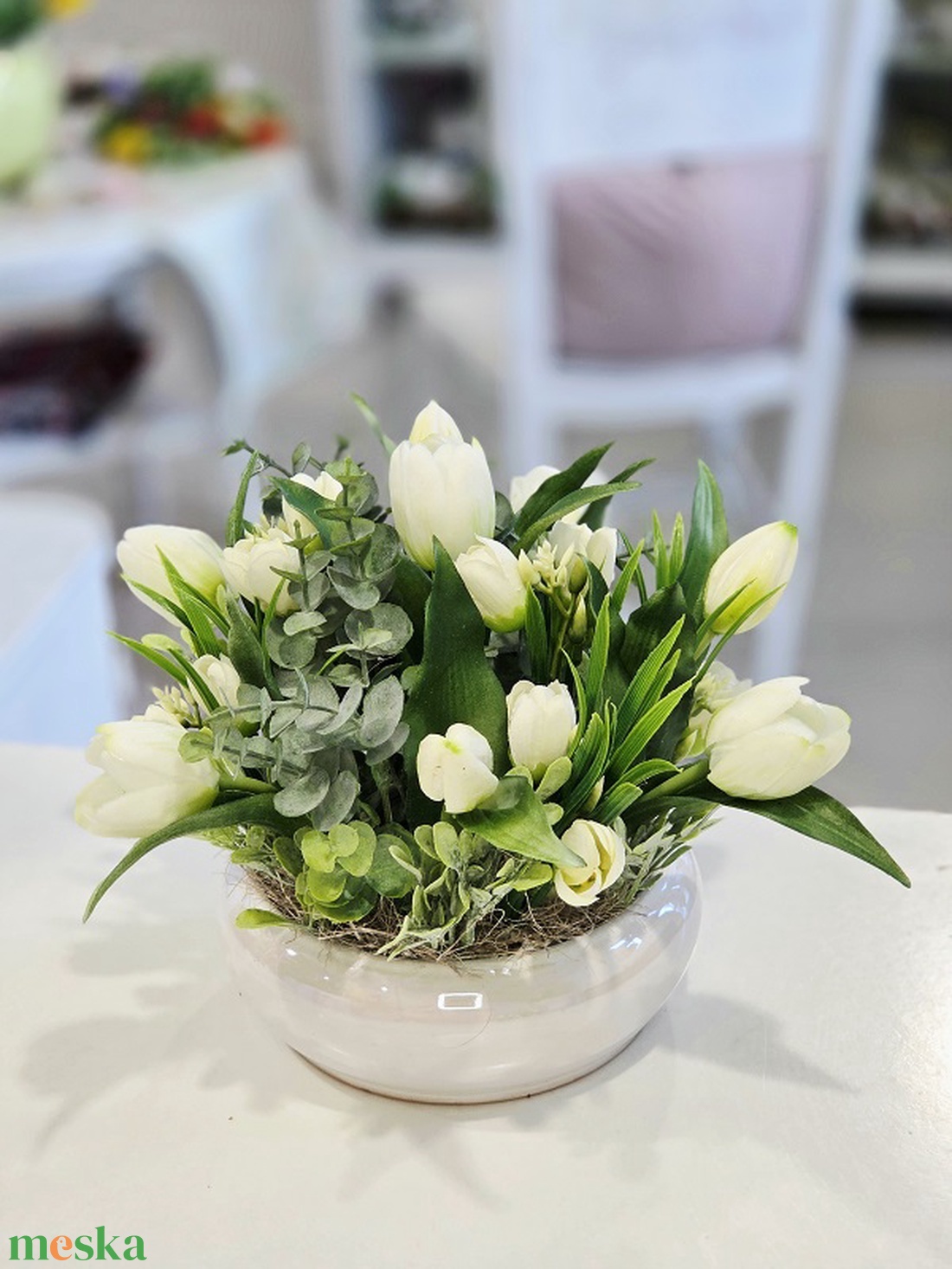 Fehér tulipános tál tavaszi asztaldísz  - otthon & életmód - dekoráció - asztal és polc dekoráció - asztaldísz - Meska.hu
