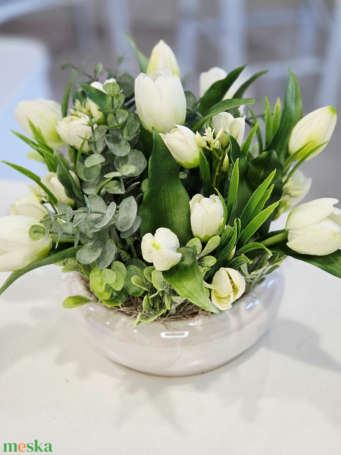 Fehér tulipános tál tavaszi asztaldísz  - otthon & életmód - dekoráció - asztal és polc dekoráció - asztaldísz - Meska.hu