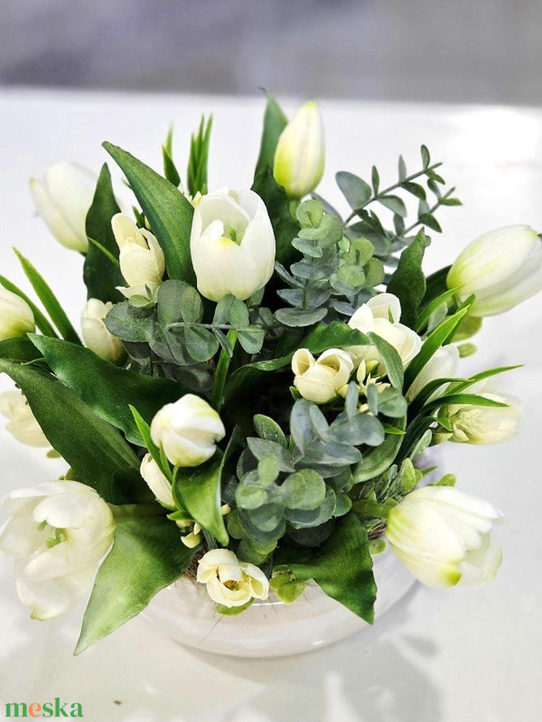 Fehér tulipános tál tavaszi asztaldísz  - otthon & életmód - dekoráció - asztal és polc dekoráció - asztaldísz - Meska.hu