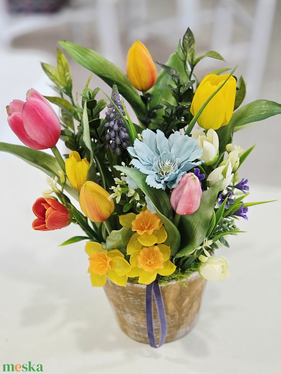 Fa hatású kaspó színes tulipános tavaszi asztaldísz  - otthon & életmód - dekoráció - asztal és polc dekoráció - asztaldísz - Meska.hu