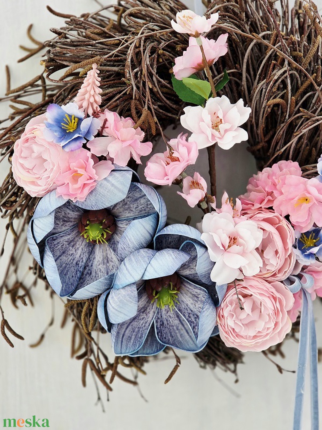 Ágas-bogas kék magnóliás tavaszi ajtódísz  - otthon & életmód - dekoráció - ajtó- és ablak dekoráció - ajtódísz & kopogtató - Meska.hu