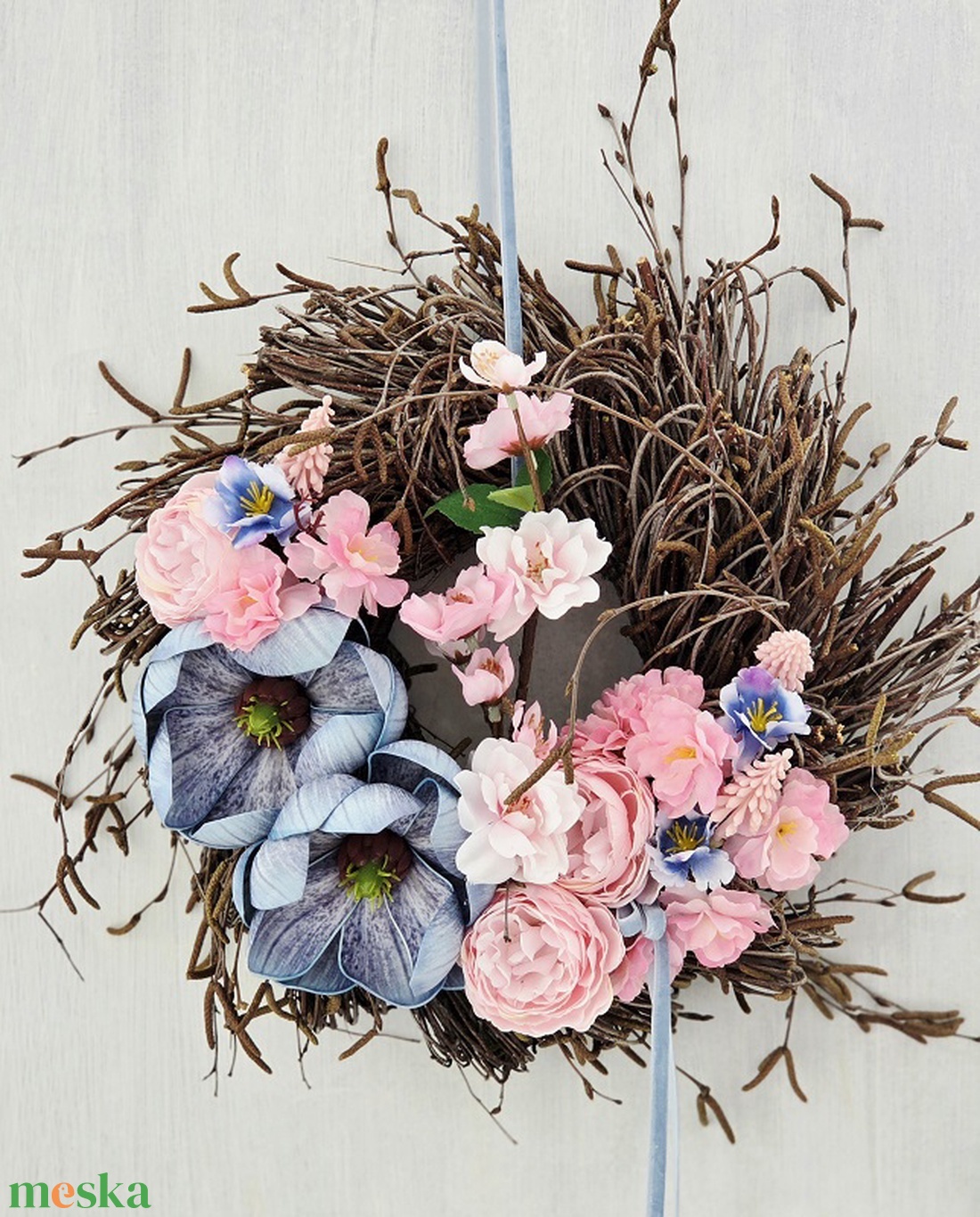 Ágas-bogas kék magnóliás tavaszi ajtódísz  - otthon & életmód - dekoráció - ajtó- és ablak dekoráció - ajtódísz & kopogtató - Meska.hu