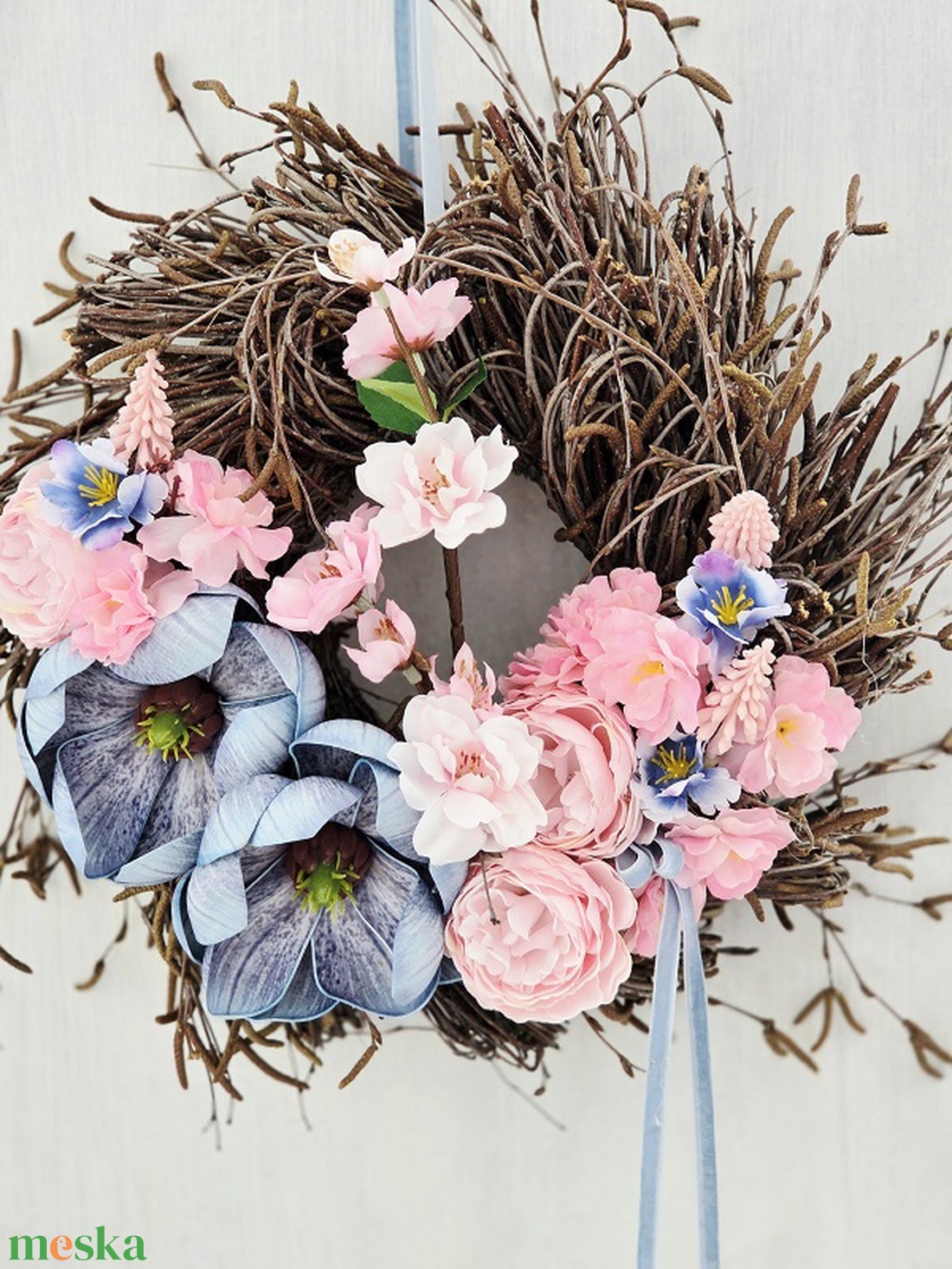 Ágas-bogas kék magnóliás tavaszi ajtódísz  - otthon & életmód - dekoráció - ajtó- és ablak dekoráció - ajtódísz & kopogtató - Meska.hu