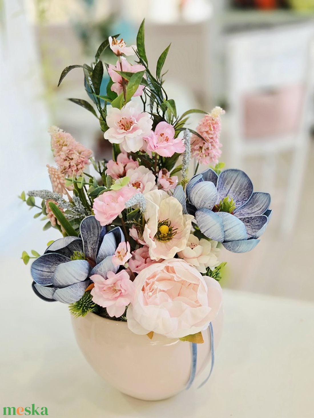 Óriás kék magnóliás tavaszi asztaldísz  - otthon & életmód - dekoráció - asztal és polc dekoráció - asztaldísz - Meska.hu