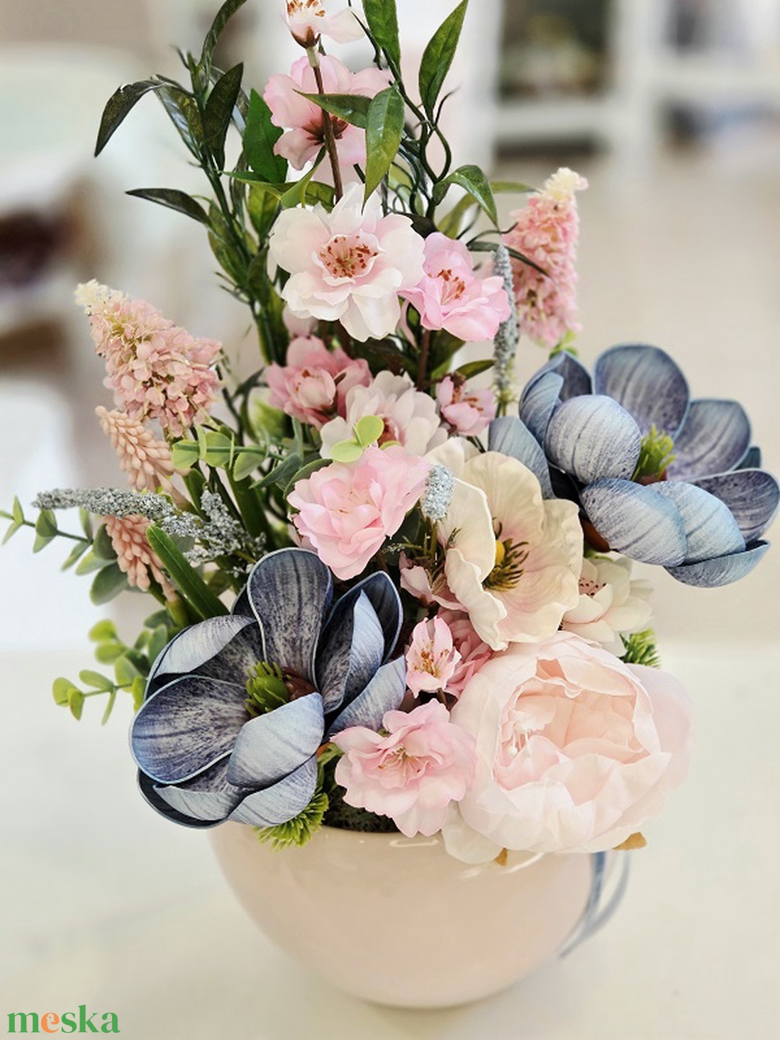 Óriás kék magnóliás tavaszi asztaldísz  - otthon & életmód - dekoráció - asztal és polc dekoráció - asztaldísz - Meska.hu