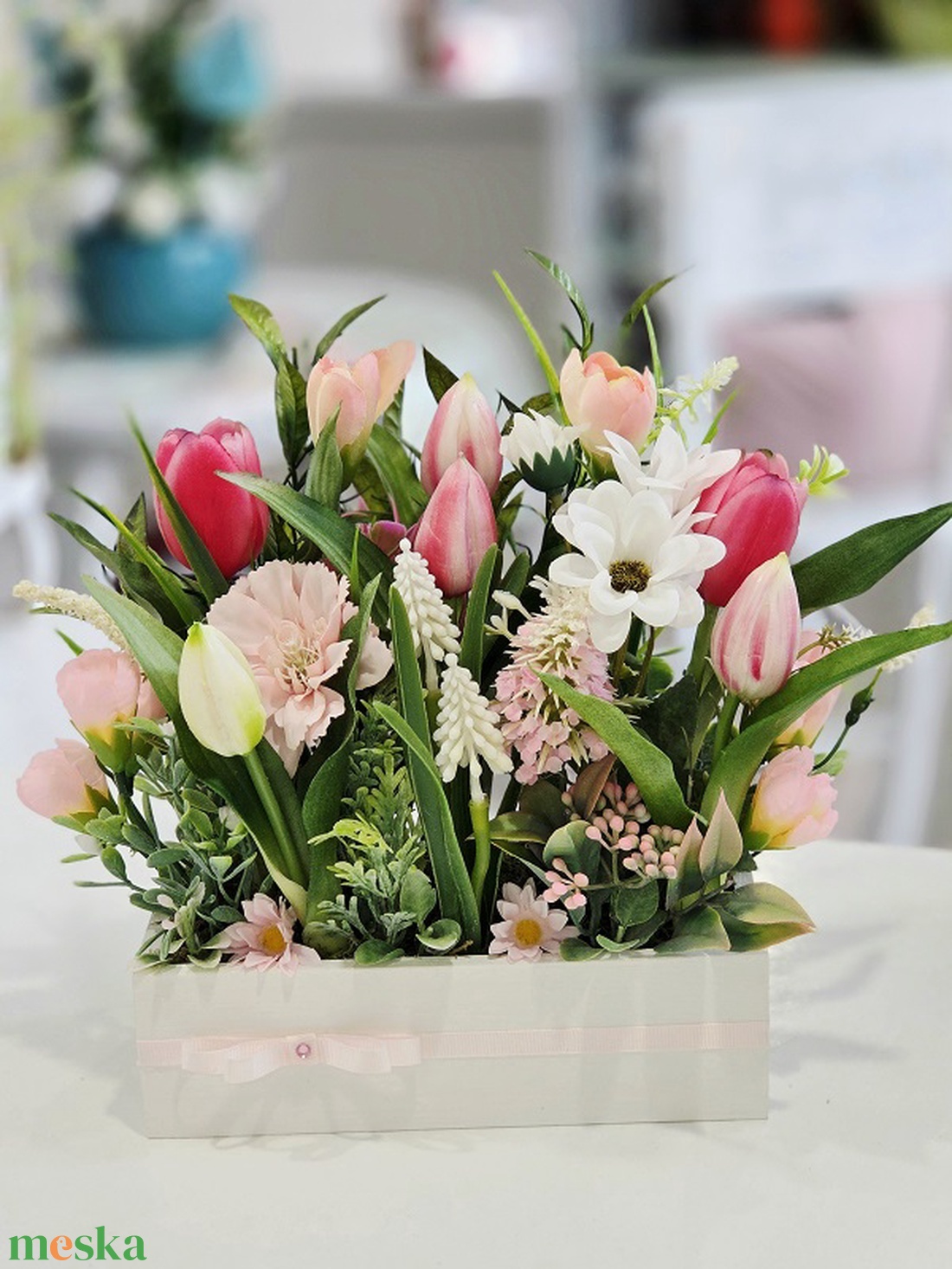  Fehér fa ládás rózsaszín tulipános tavaszi asztaldísz - otthon & életmód - dekoráció - asztal és polc dekoráció - asztaldísz - Meska.hu