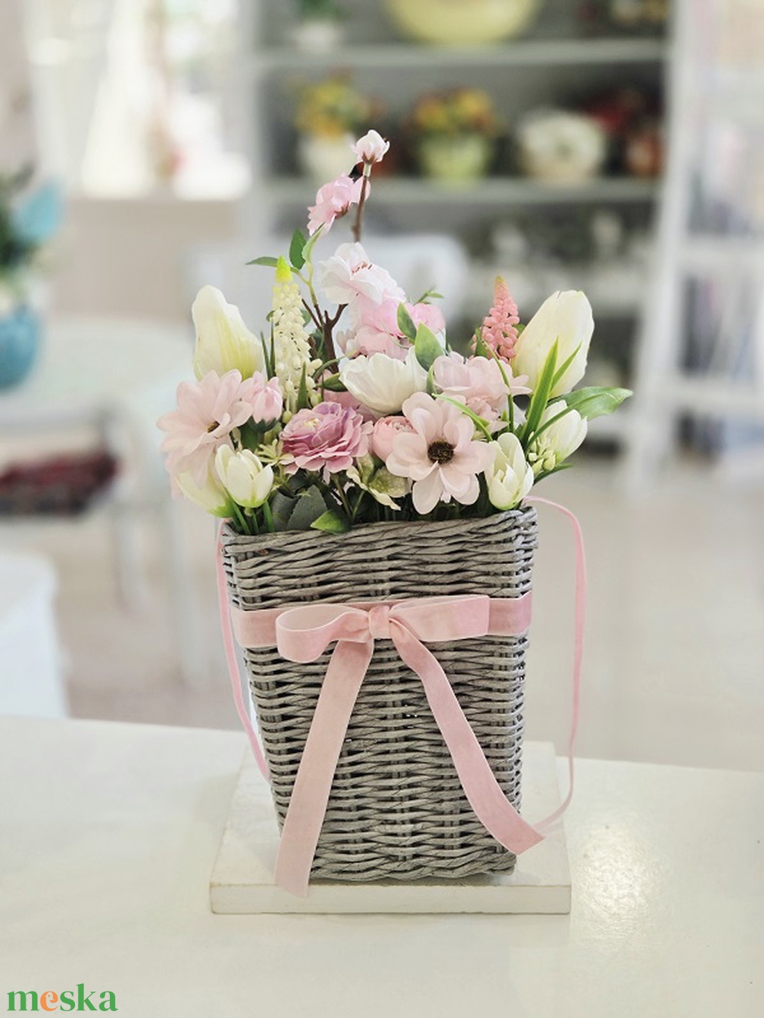 Szürke kosaras rózsaszín tavaszi ajtódísz  - otthon & életmód - dekoráció - ajtó- és ablak dekoráció - ajtódísz & kopogtató - Meska.hu