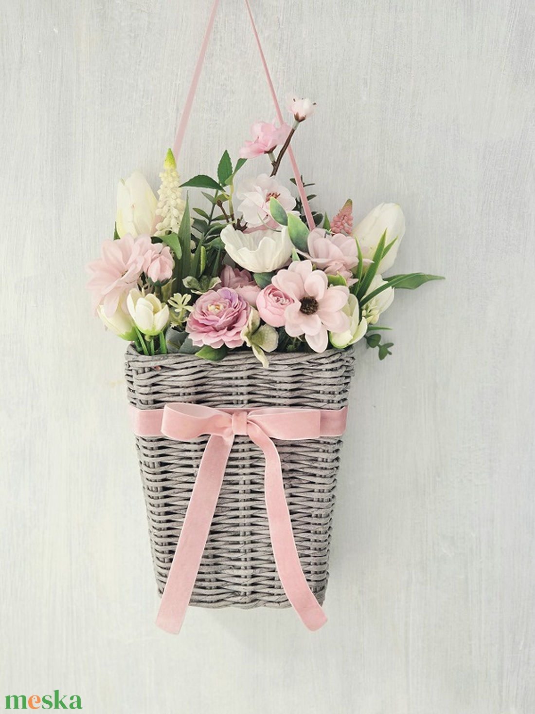 Szürke kosaras rózsaszín tavaszi ajtódísz  - otthon & életmód - dekoráció - ajtó- és ablak dekoráció - ajtódísz & kopogtató - Meska.hu