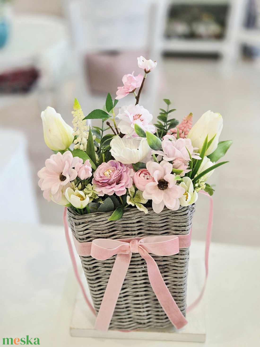 Szürke kosaras rózsaszín tavaszi ajtódísz  - otthon & életmód - dekoráció - ajtó- és ablak dekoráció - ajtódísz & kopogtató - Meska.hu