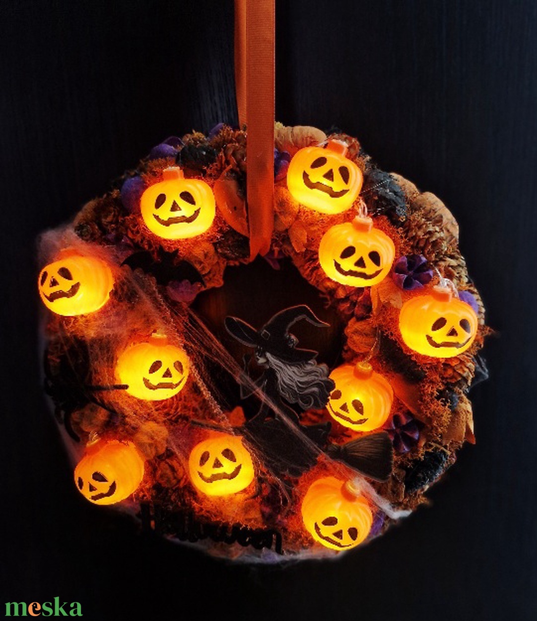 Boszis halloweeni ajtódísz világító tökfejekkel  - otthon & életmód - dekoráció - halloween - halloweeni ajtódíszek és ablakdíszek - Meska.hu