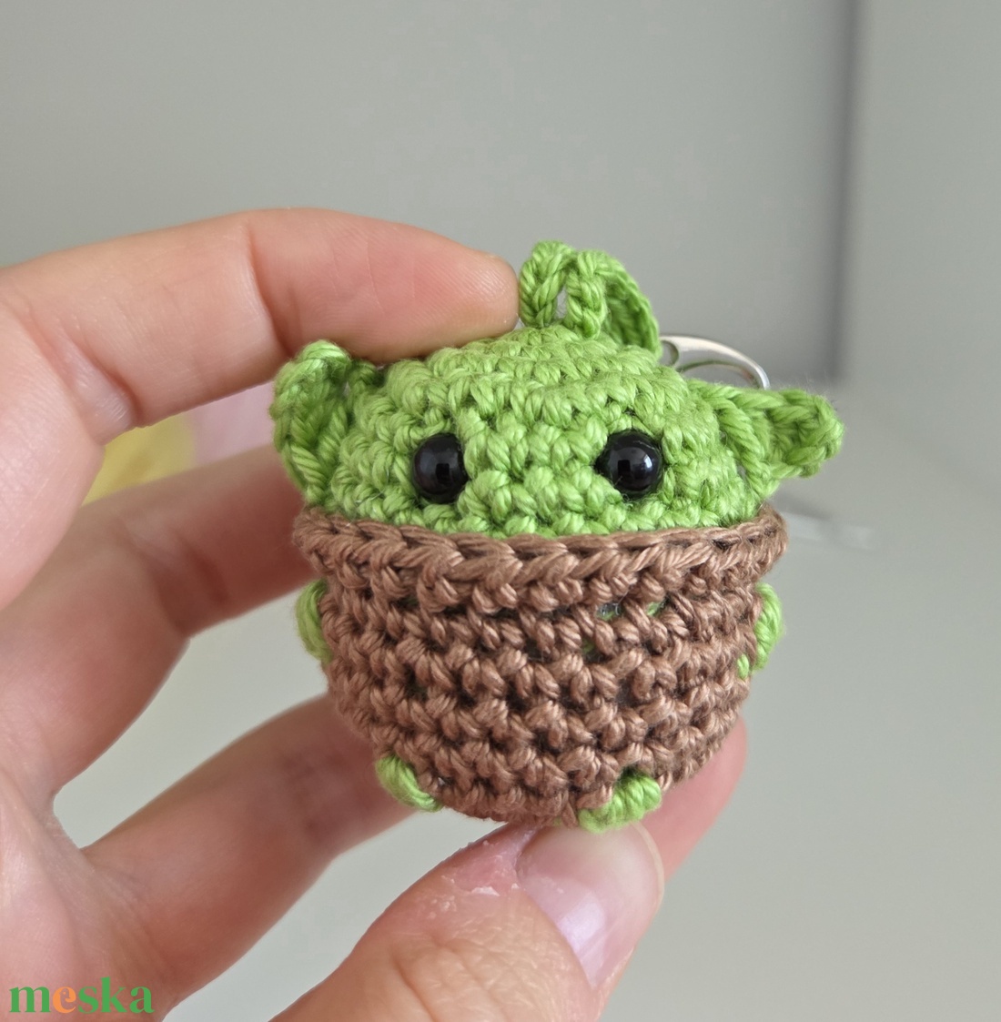 Grogu / Yoda ihlette mini kulcstartó - pamut fonalból - táska & tok - kulcstartó & táskadísz - kulcstartó - Meska.hu