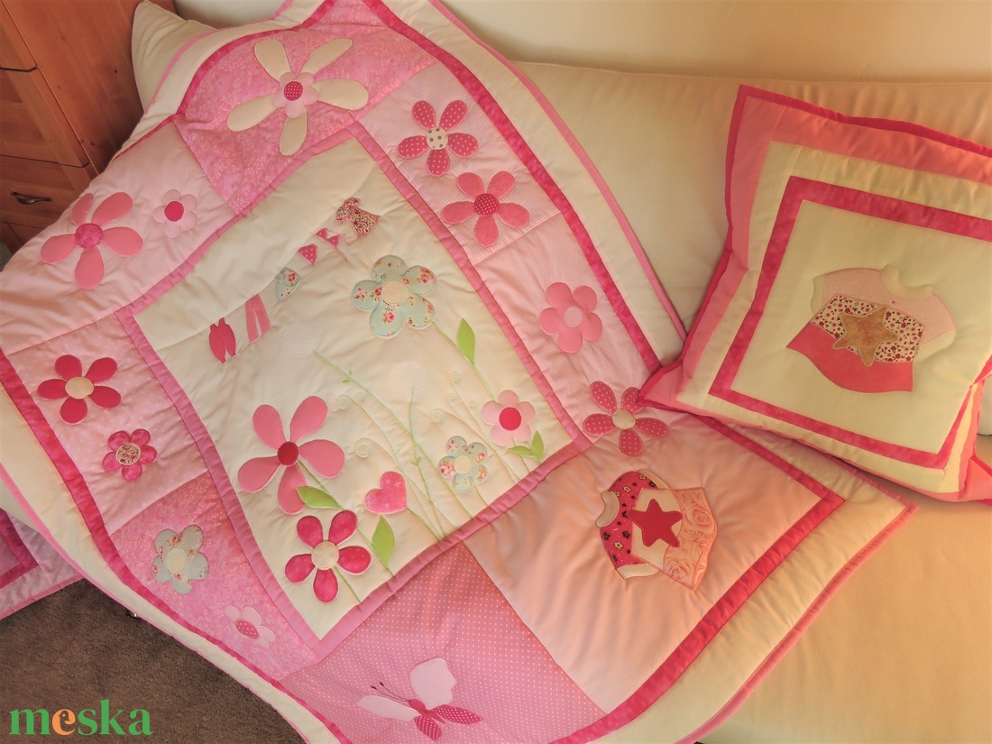 Pitypangos, patchwork babatakaró, ovis takaró párnával - otthon & életmód - babaszoba, gyerekszoba - babatakaró, gyerek pléd - Meska.hu Pitypangos, patchwork babatakaró, ovis takaró párnával - otthon & életmód - babaszoba, gyerekszoba - babatakaró, gyerek pléd - Meska.hu