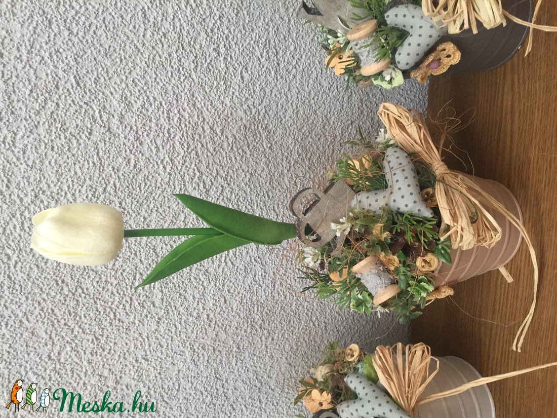 Tulipános asztaldísz vödörben - otthon & életmód - dekoráció - Meska.hu Tulipános asztaldísz vödörben - otthon & életmód - dekoráció - Meska.hu