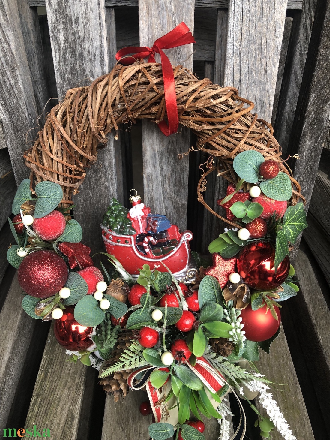 Karácsonyi ajtódísz pirosra hangolva - karácsony - karácsonyi lakásdekoráció - karácsonyi ajtódíszek - Meska.hu