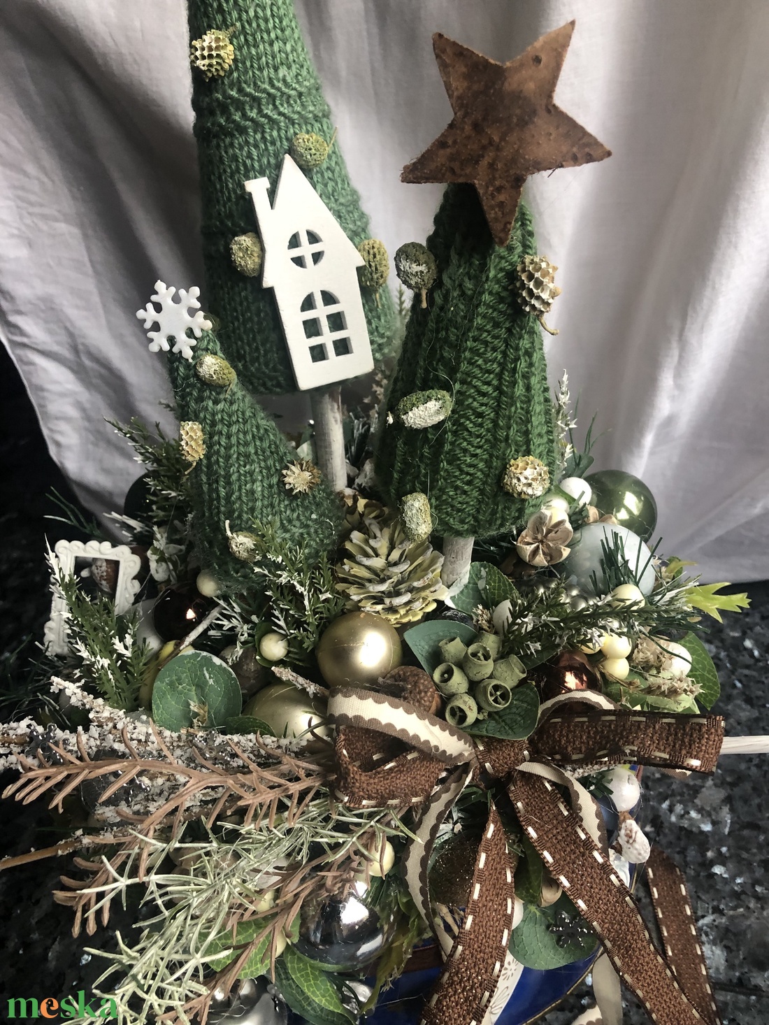 Karácsonyi asztaldísz zöld erdőben - karácsony - karácsonyi lakásdekoráció - ünnepi asztaldekoráció - Meska.hu