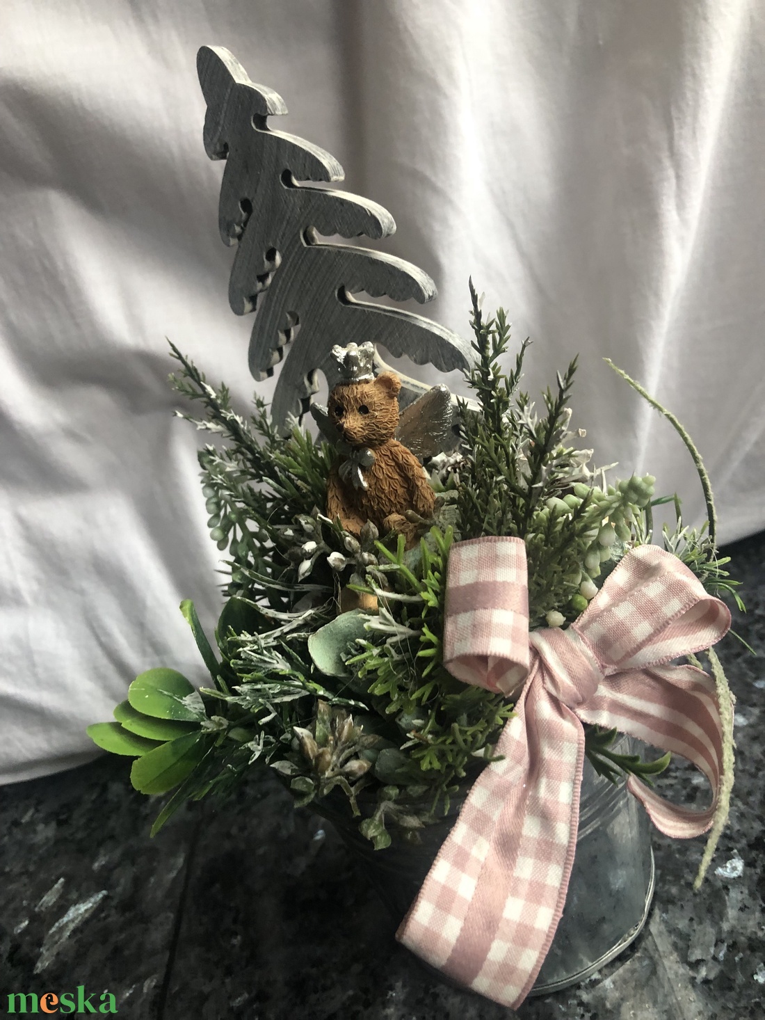 Karácsonyi asztaldísz kis fém vödörben maci királyfi - karácsony - karácsonyi lakásdekoráció - ünnepi asztaldekoráció - Meska.hu