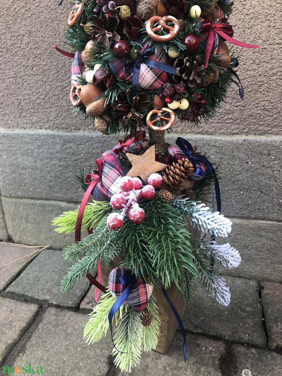 Karácsonyi lakásdekoráció textil szivecskékkel  - karácsony - karácsonyi lakásdekoráció - ünnepi asztaldekoráció - Meska.hu