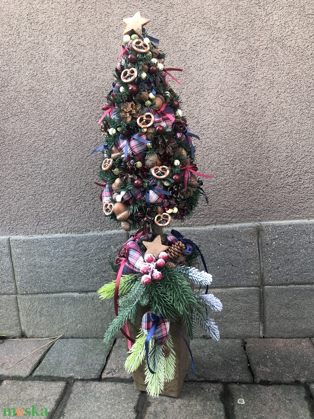 Karácsonyi lakásdekoráció textil szivecskékkel  - karácsony - karácsonyi lakásdekoráció - ünnepi asztaldekoráció - Meska.hu