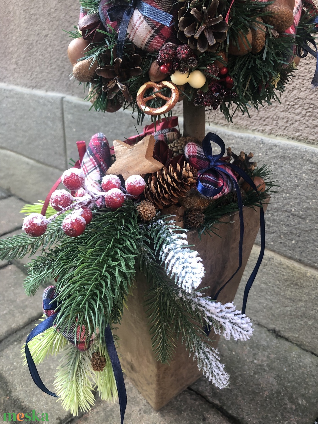 Karácsonyi lakásdekoráció textil szivecskékkel  - karácsony - karácsonyi lakásdekoráció - ünnepi asztaldekoráció - Meska.hu