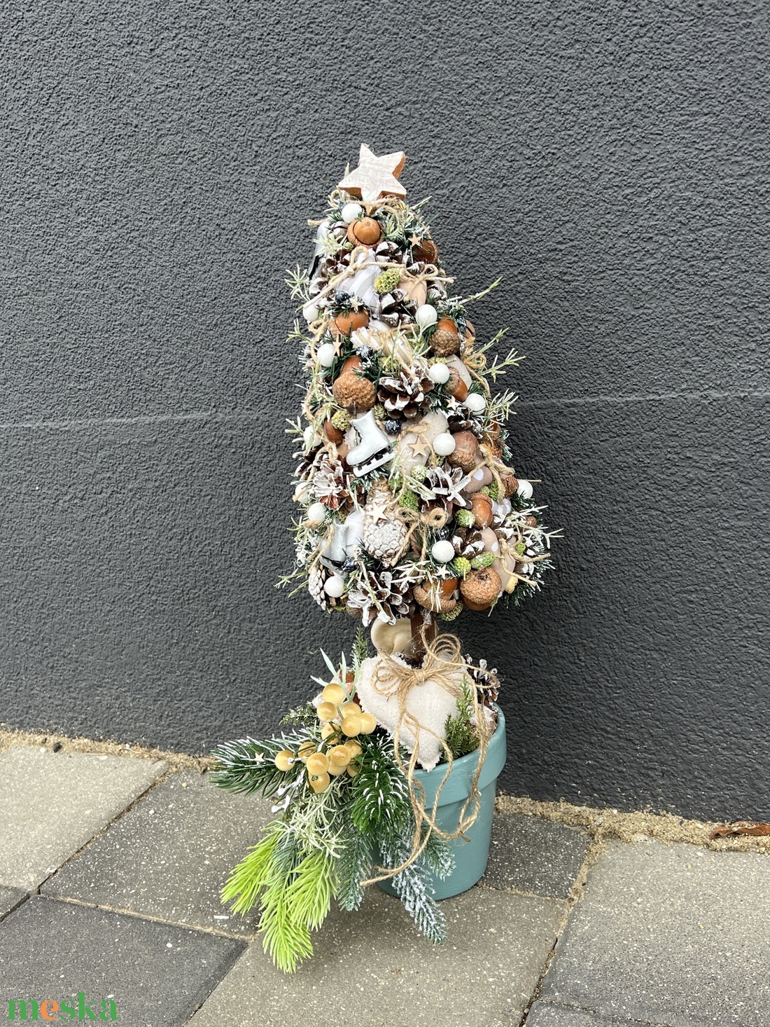 Karácsonyi asztaldísz kúpfenyő  - karácsony - karácsonyi lakásdekoráció - ünnepi asztaldekoráció - Meska.hu