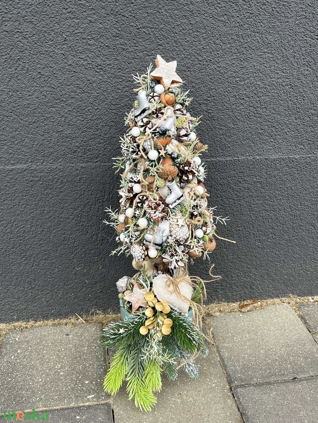 Karácsonyi asztaldísz kúpfenyő  - karácsony - karácsonyi lakásdekoráció - ünnepi asztaldekoráció - Meska.hu