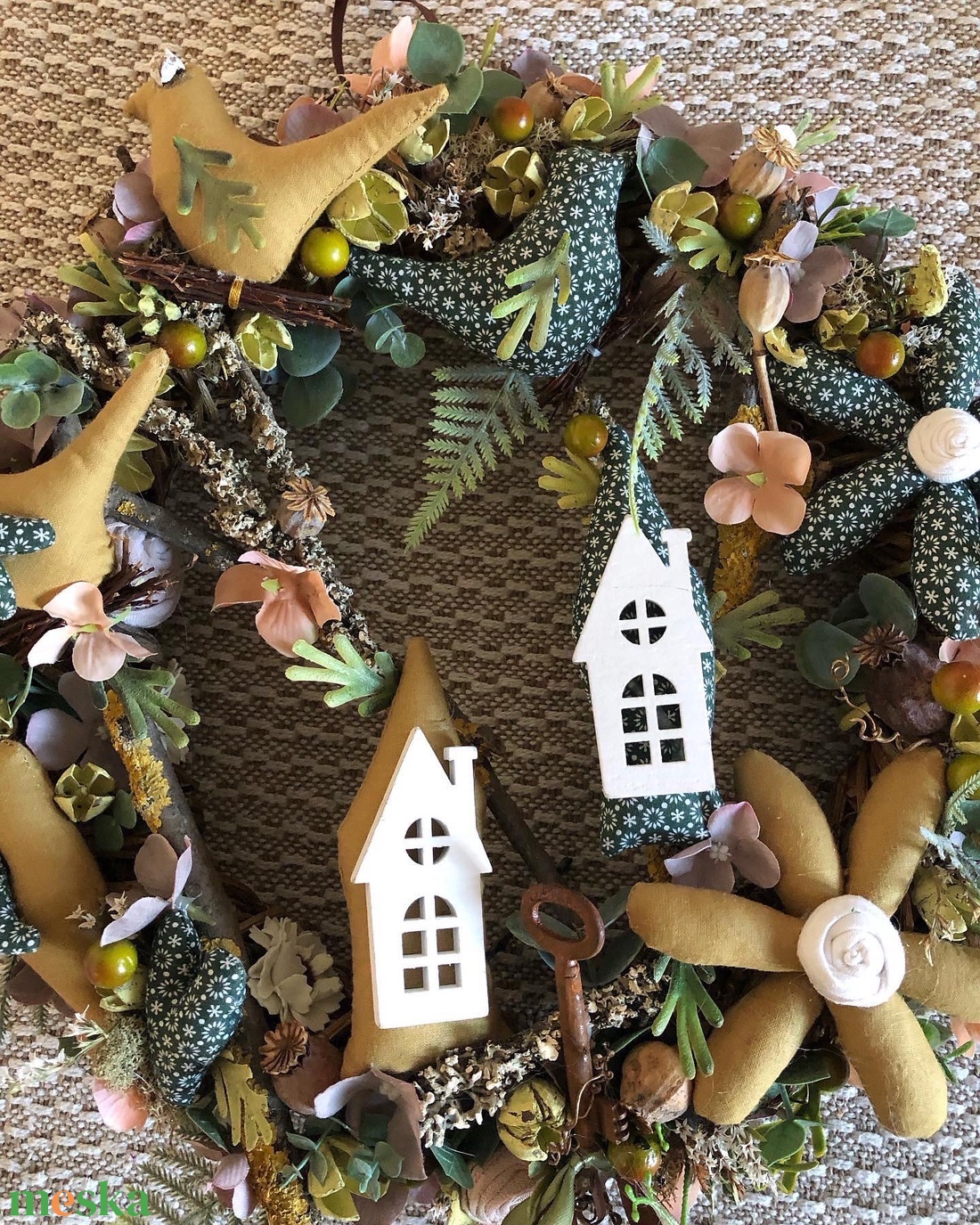 Ajtódísz textil díszekkel - otthon & életmód - dekoráció - ajtó- és ablak dekoráció - ajtódísz & kopogtató - Meska.hu